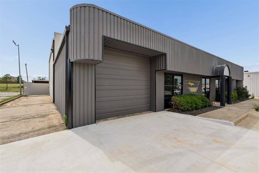 7925 N Wilshire CT, Oklahoma City, OK 73132