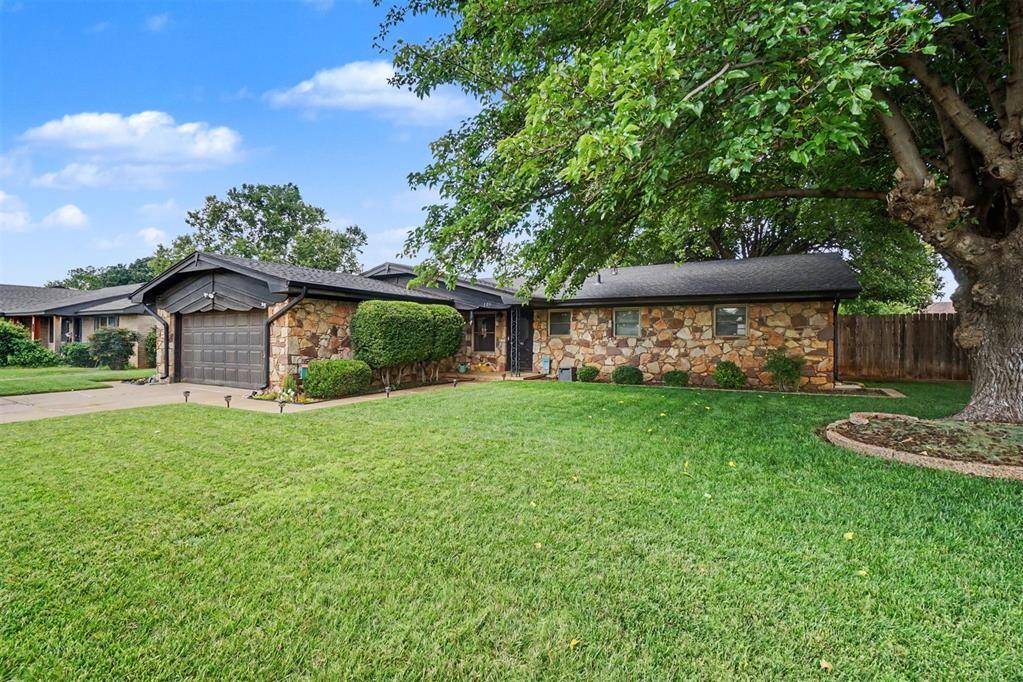 301 S Cardinal CIR, Altus, OK 73521