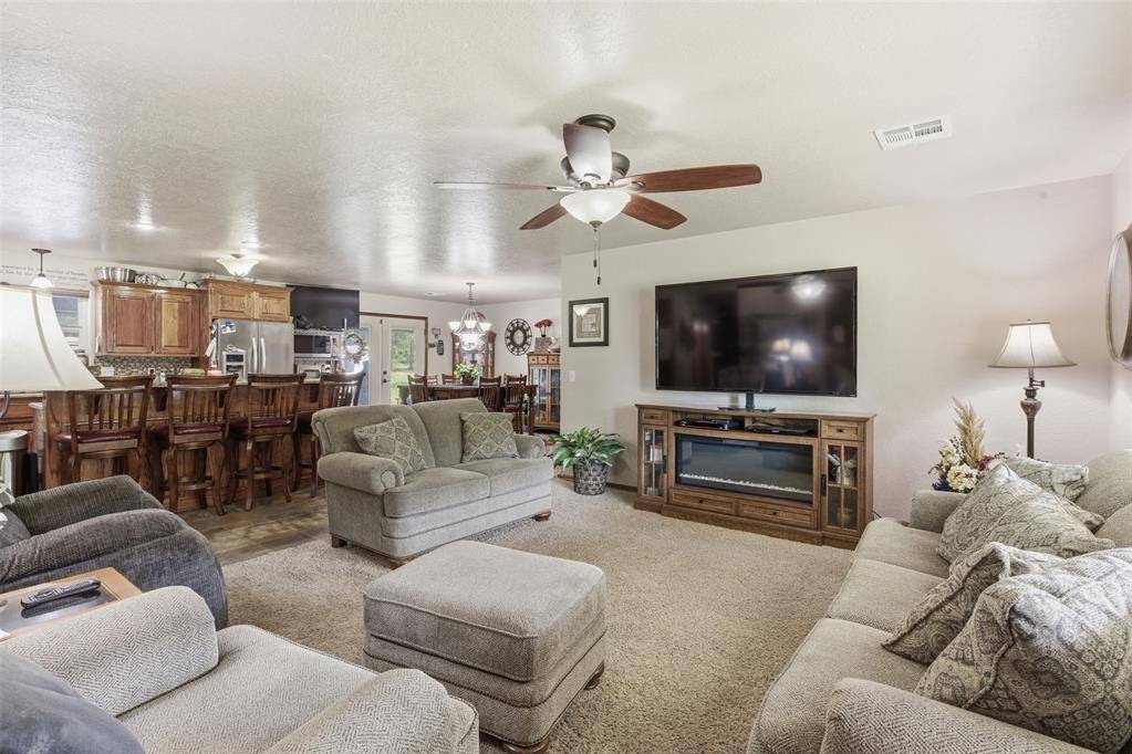 21229 Tamarack RD, Blanchard, OK 73010