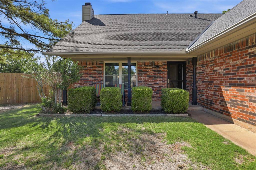 1525 Vulcan CIR, Edmond, OK 73003