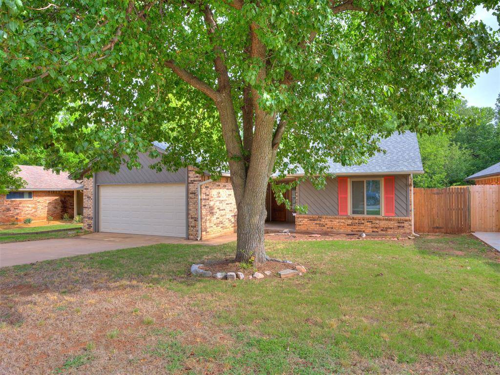 2021 Foxfire RD, Edmond, OK 73003