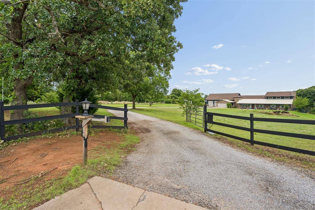 8700 E Covell RD, Arcadia, OK 73007