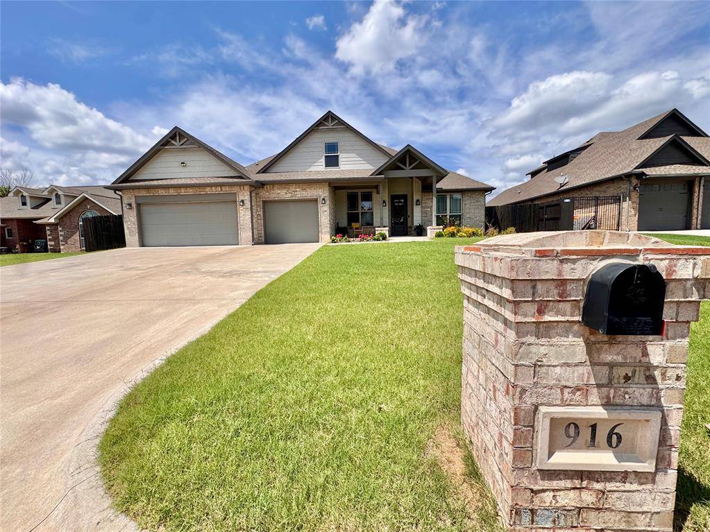 916 Morning Glory LN, Seminole, OK 74868