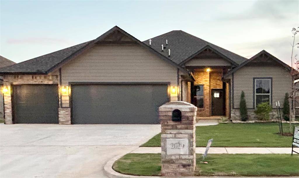 2029 Aminas WAY, Yukon, OK 73099