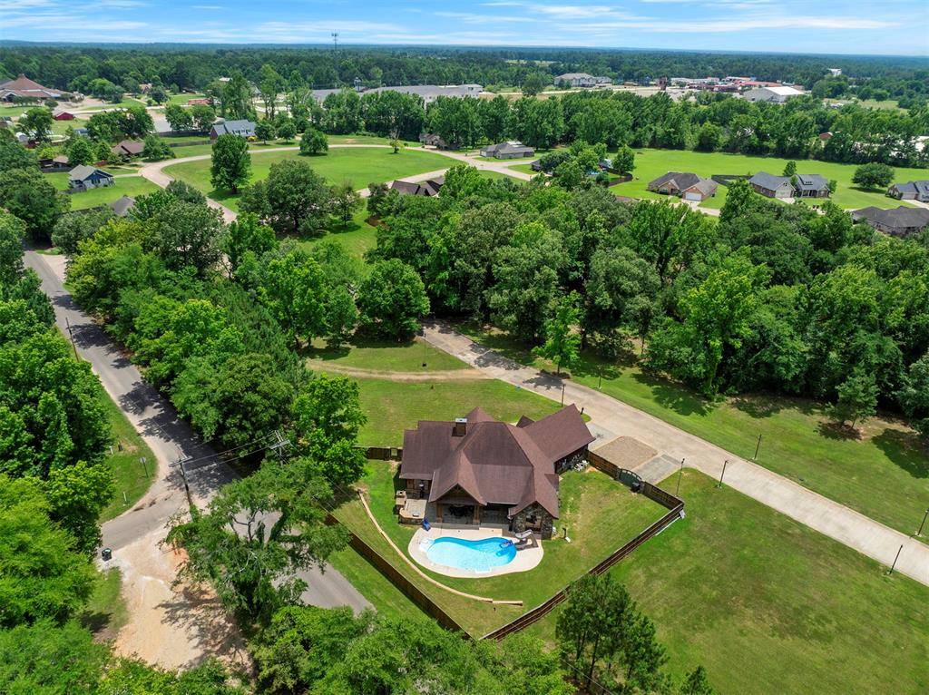 100 Woodbridge CV, Broken Bow, OK 74728