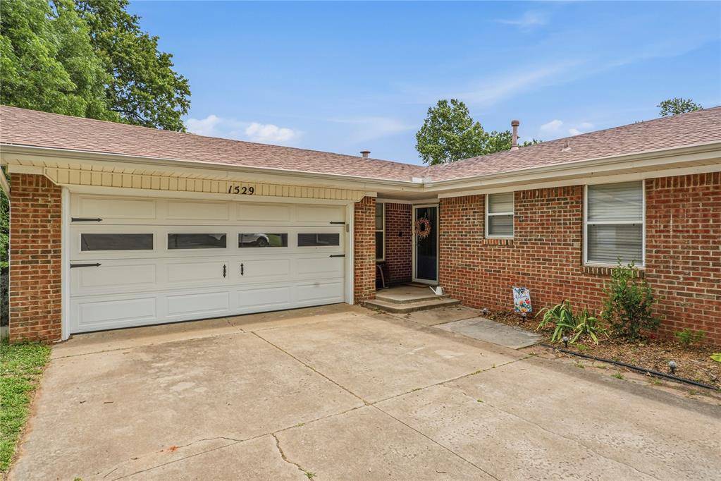 1529 Oakwood DR, Norman, OK 73069