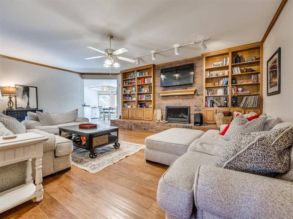 10201 Fawn Valley DR, Mustang, OK 73064