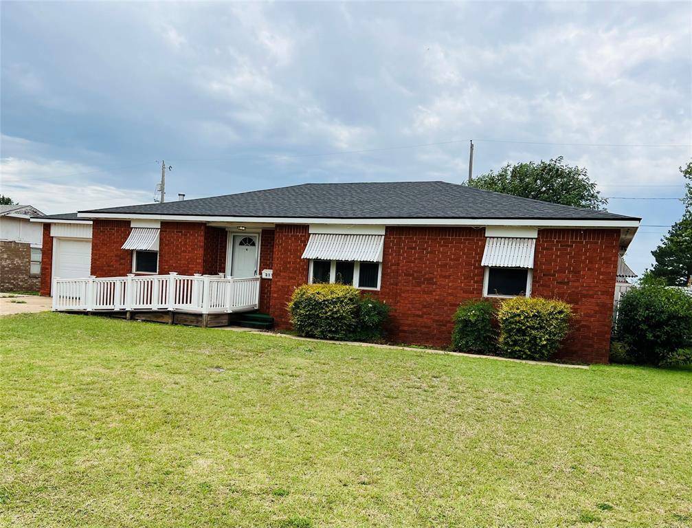 211 N Park RD, Hobart, OK 73651