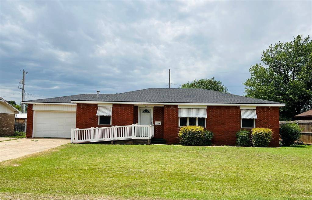 211 N Park RD, Hobart, OK 73651