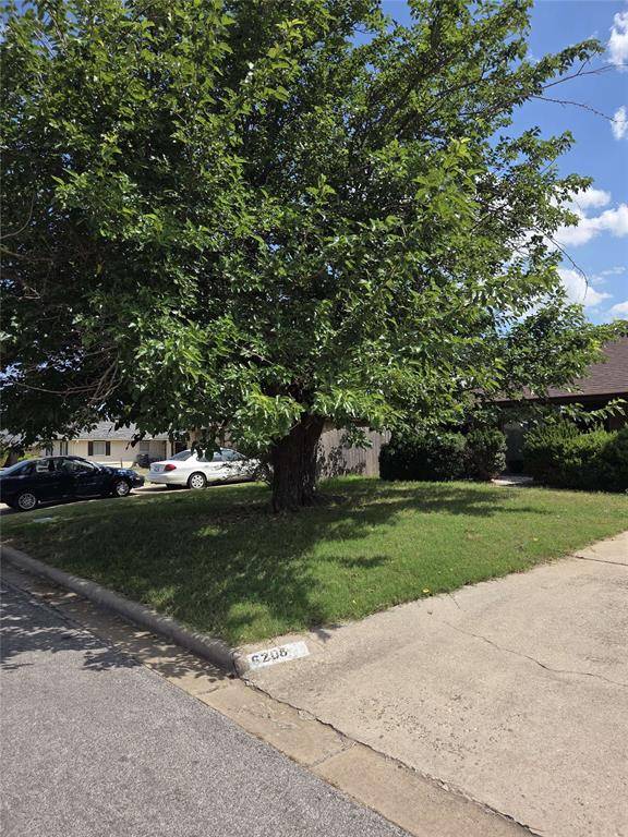 6208 NW Chestnut LN, Lawton, OK 73505
