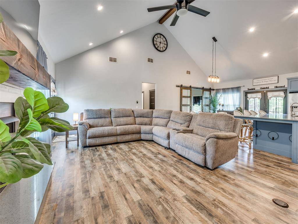 12035 Old Homestead TRL, Guthrie, OK 73044