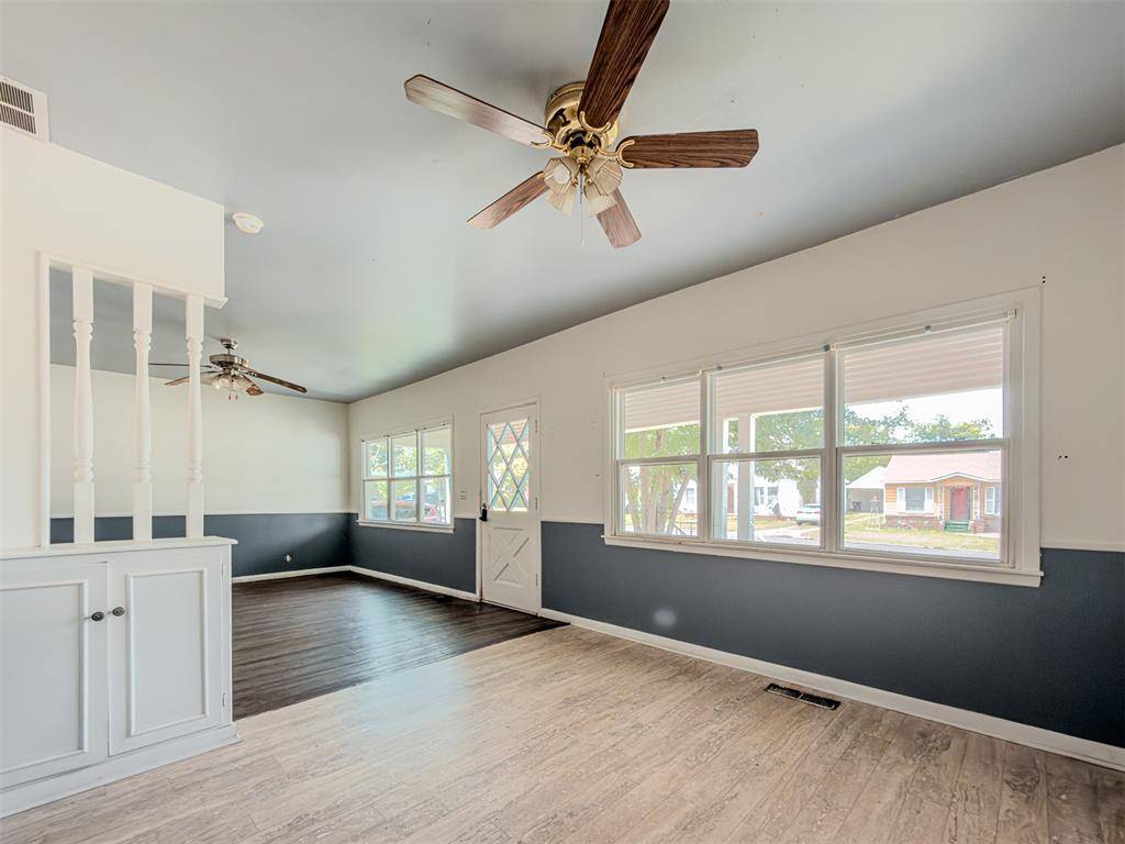 1809 S 14th ST, Chickasha, OK 73018