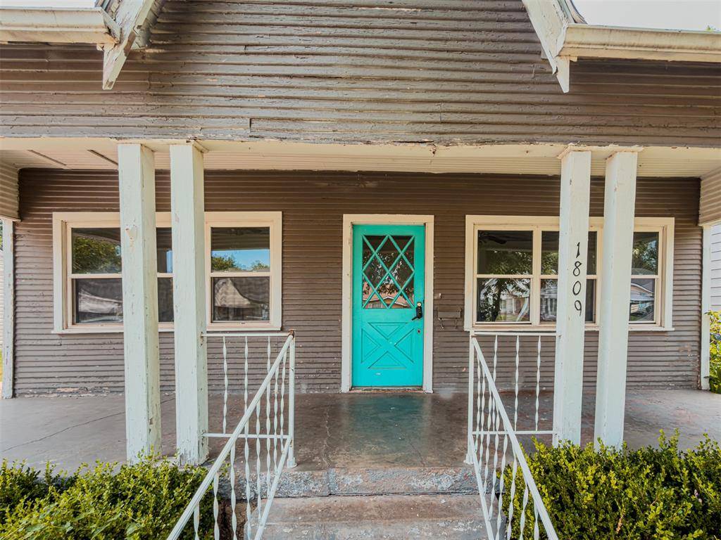 1809 S 14th ST, Chickasha, OK 73018