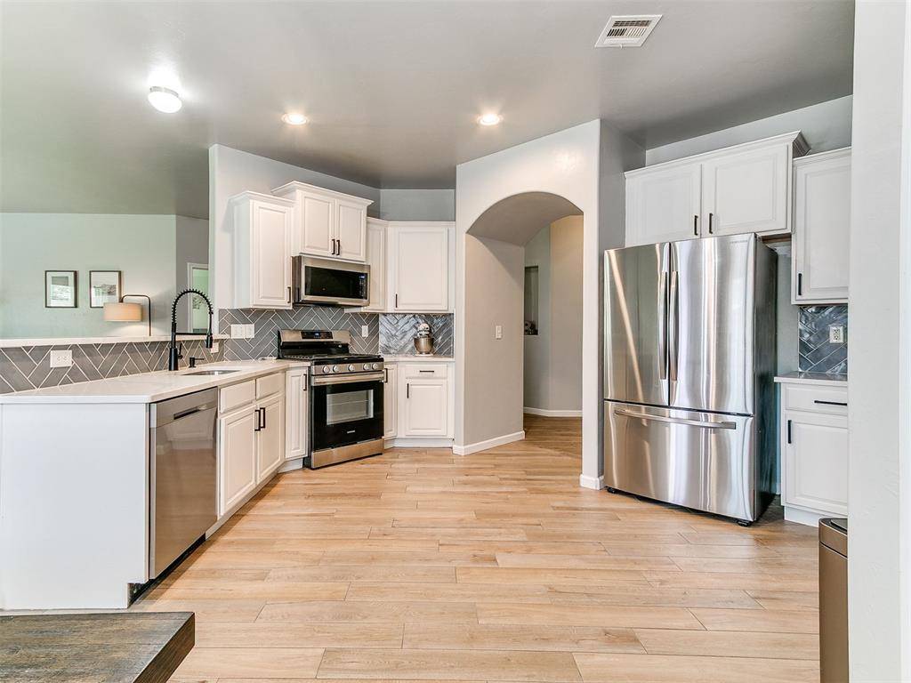 11233 NW 97th ST, Yukon, OK 73099
