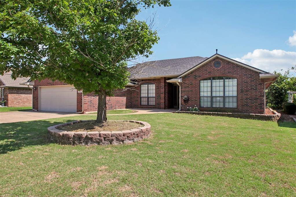 316 SE 33rd ST, Moore, OK 73160