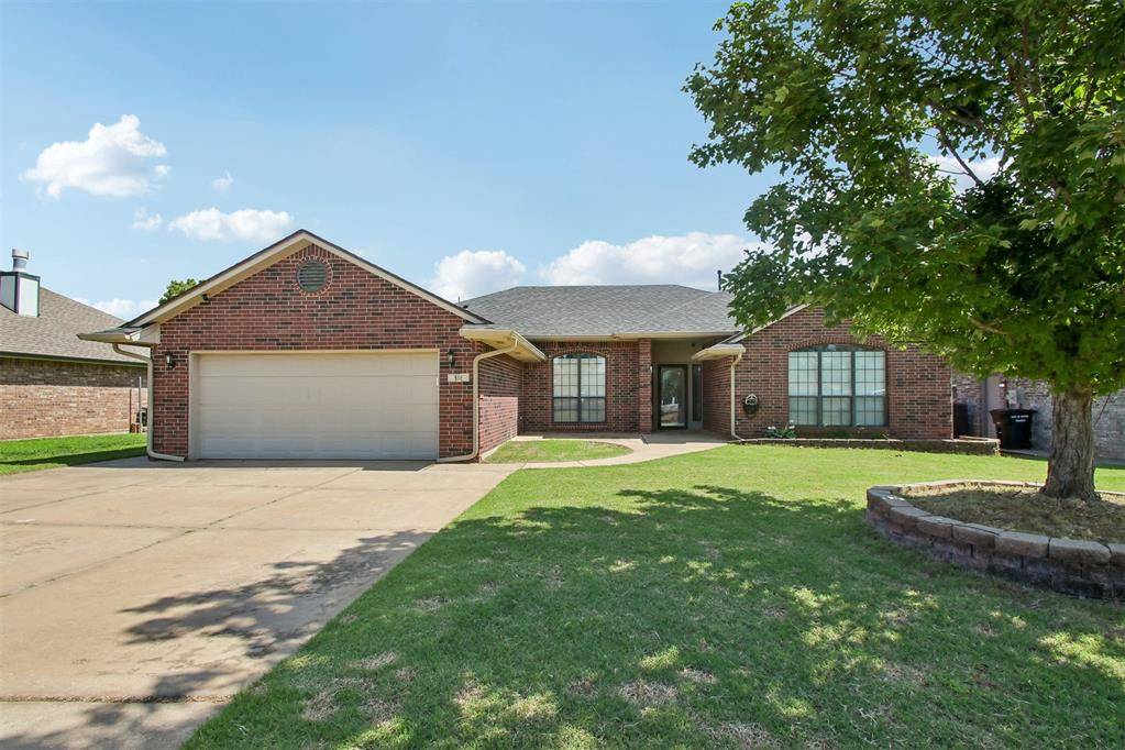 316 SE 33rd ST, Moore, OK 73160