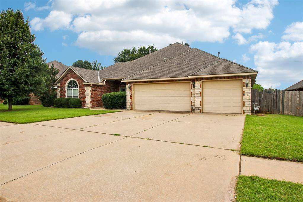 300 Ridge Lake BLVD, Norman, OK 73071