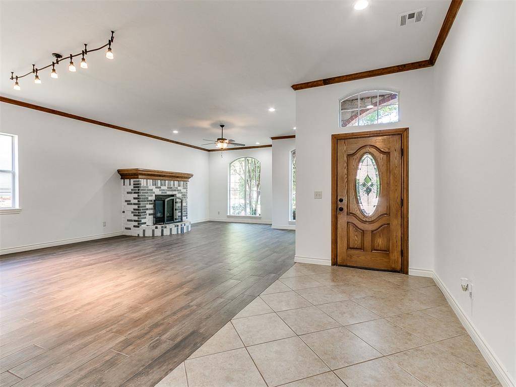 19316 Cade CT, Edmond, OK 73012