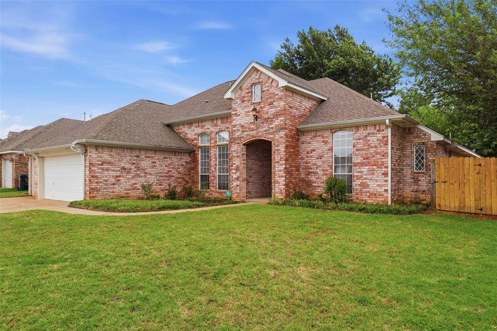 2608 Kingsley LN, Oklahoma City, OK 73128