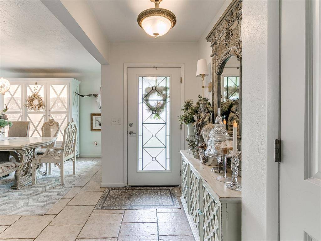 1618 Greenbriar DR, Norman, OK 73072