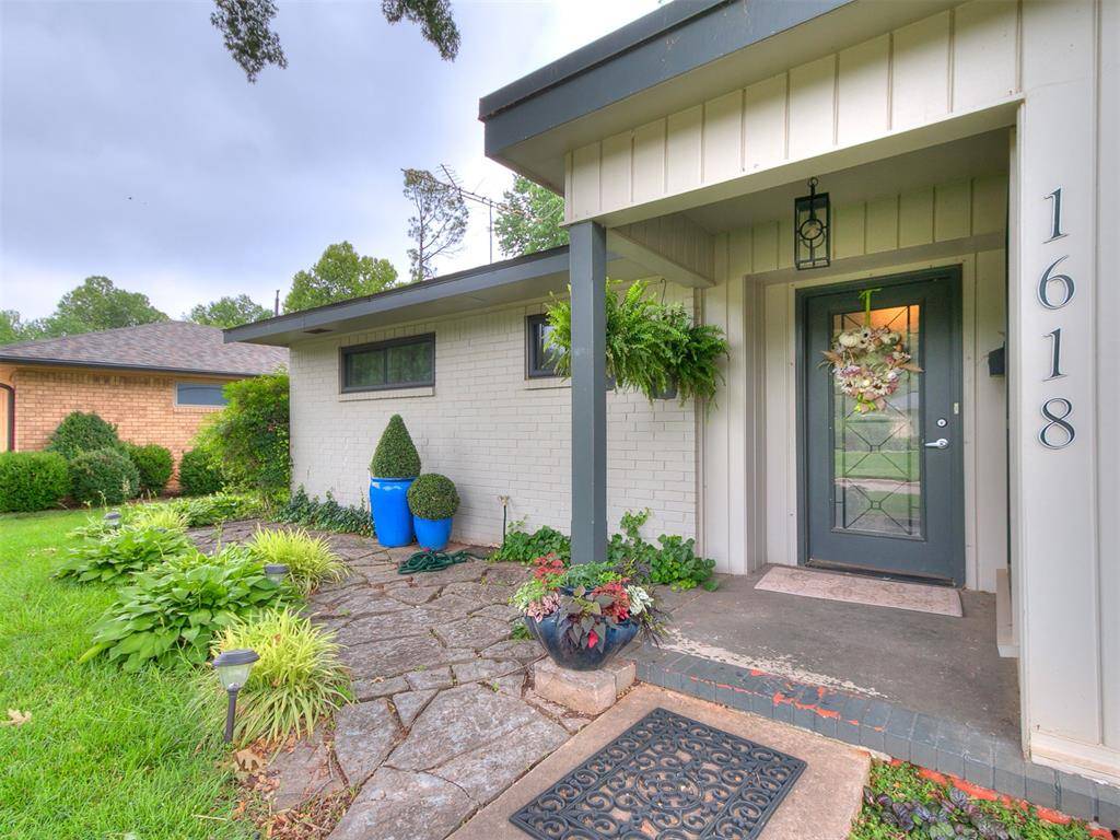 1618 Greenbriar DR, Norman, OK 73072