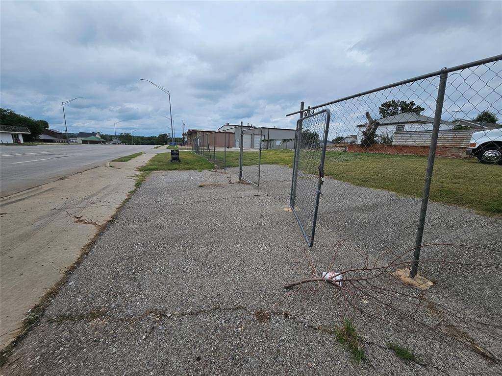212 N Monroe AVE, Blanchard, OK 73010