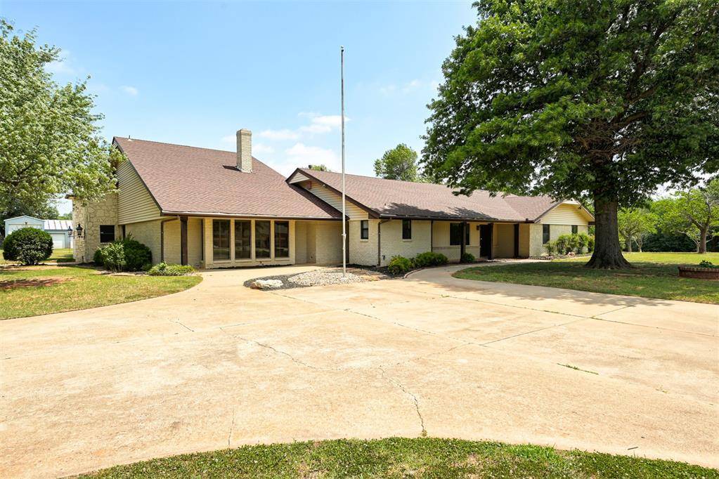 1839 E Pleasantview LN, Mustang, OK 73064