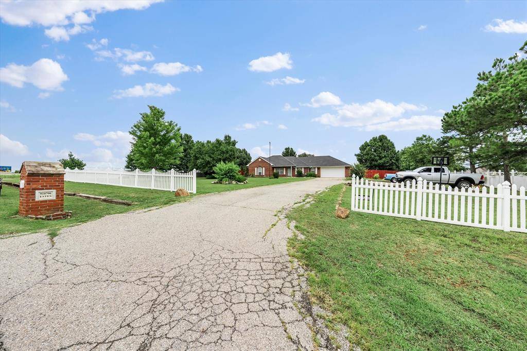 910796 S 3350 RD, Wellston, OK 74881