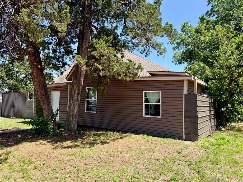 115 W Farrall ST, Shawnee, OK 74801