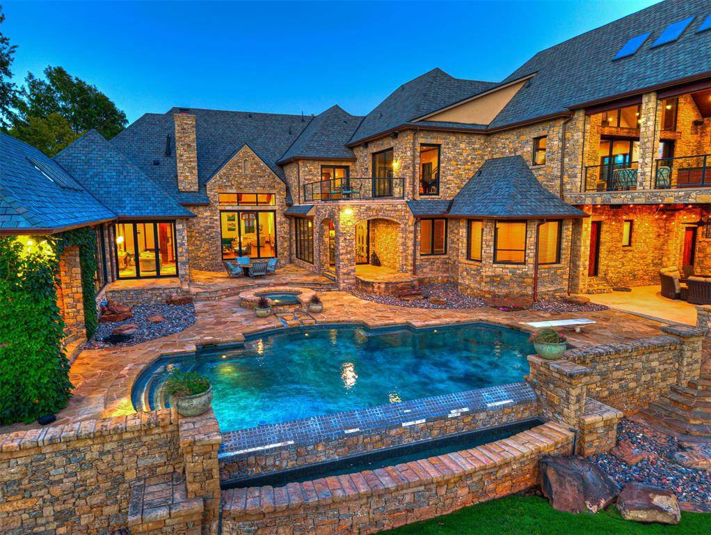 6401 Oak Tree DR, Edmond, OK 73025