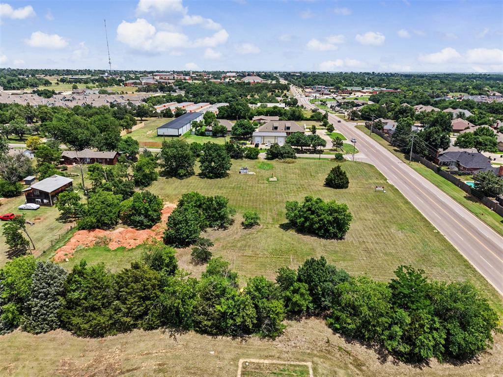 109 E Memorial RD, Edmond, OK 73114