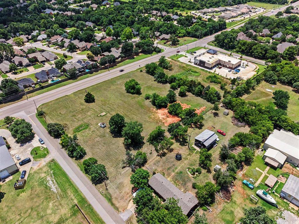 109 E Memorial RD, Edmond, OK 73114