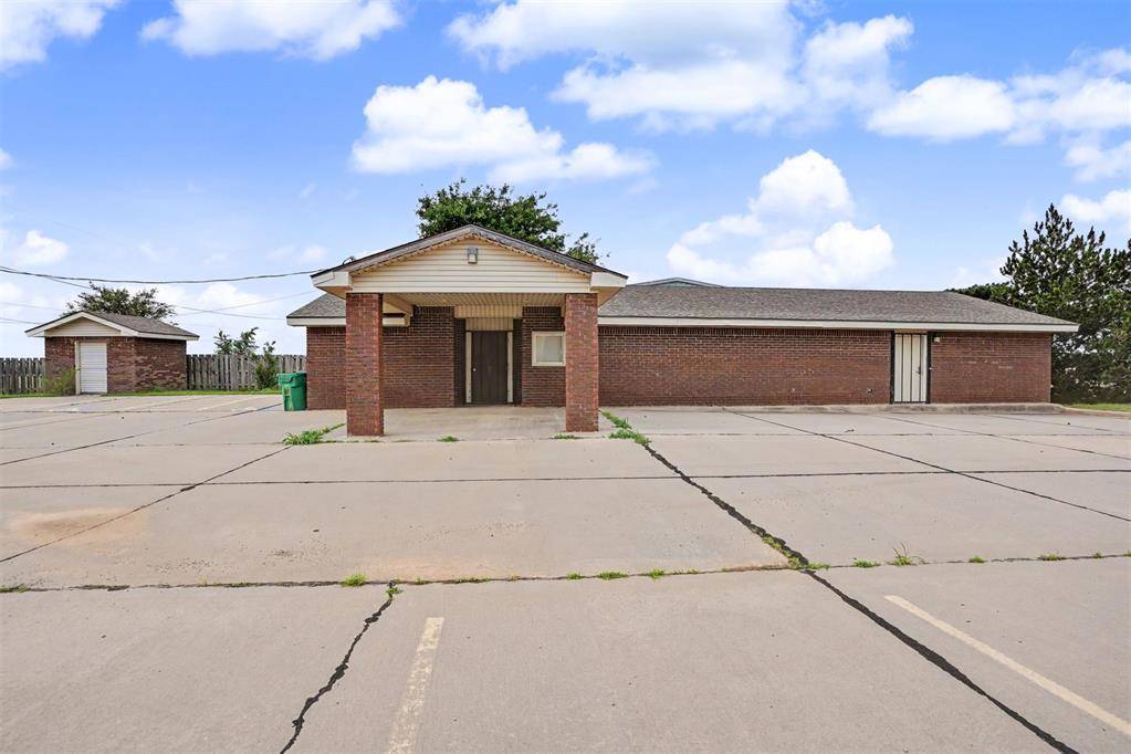 1220 S Broadway ST, Hobart, OK 73651