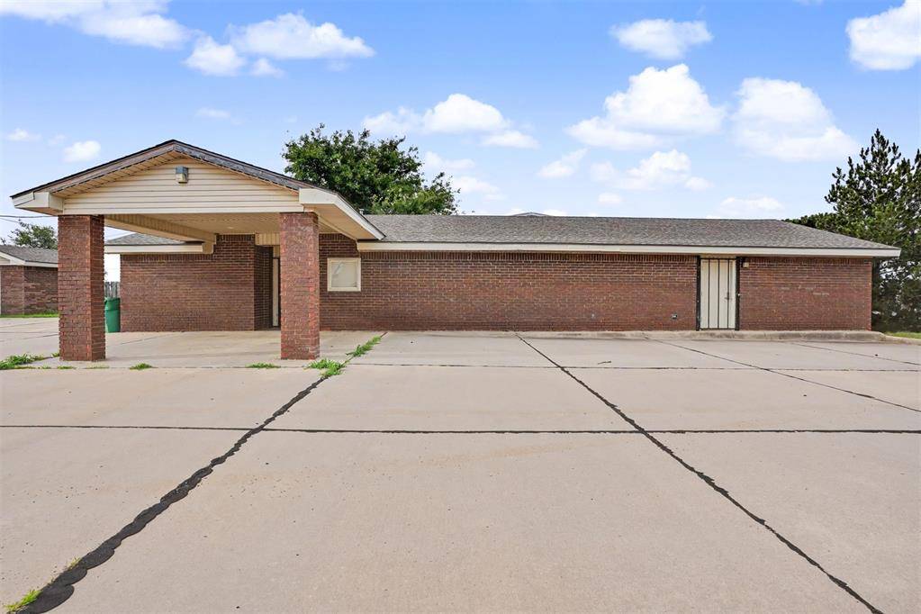 1220 S Broadway ST, Hobart, OK 73651