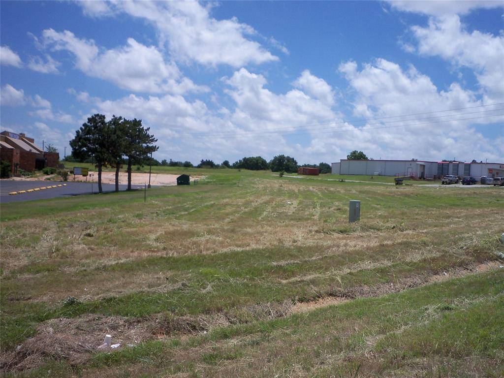 Weeden DR, Purcell, OK 73080