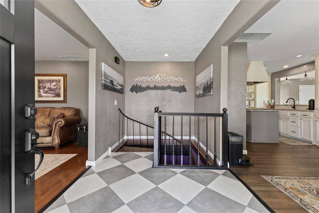 10095 N 2396 RD, Weatherford, OK 73096