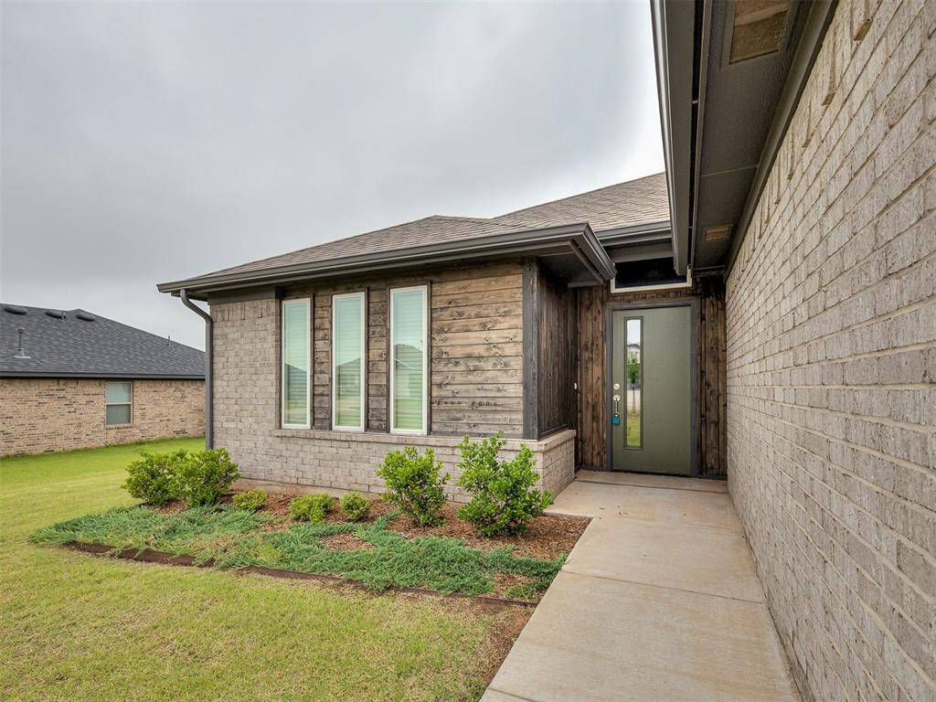 2406 Heather RD, Blanchard, OK 73010