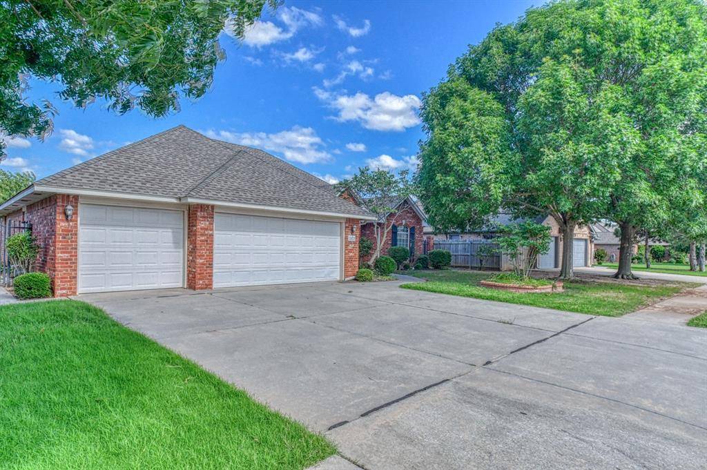 2821 Stonebridge CT, Norman, OK 73071