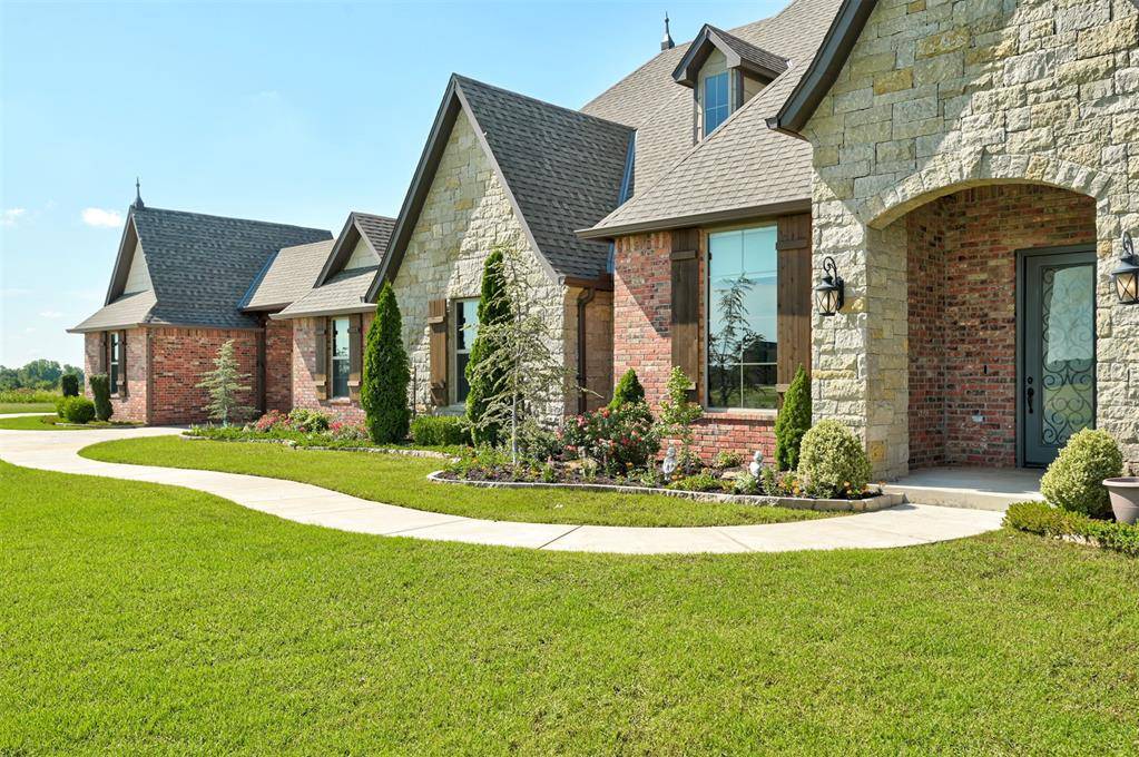 12448 SW 110th ST, Mustang, OK 73064