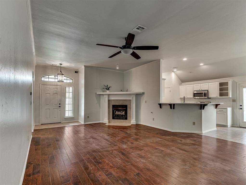9213 NW 77th ST, Yukon, OK 73099