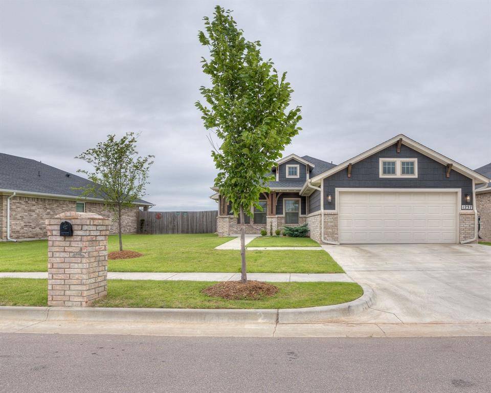 1237 SW 162nd ST, Moore, OK 73170