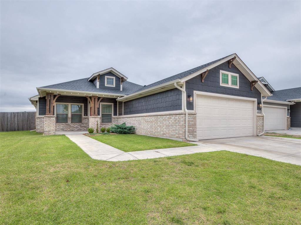 1237 SW 162nd ST, Moore, OK 73170