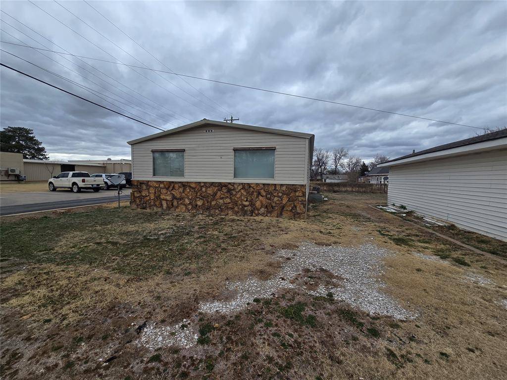 506 W 4th ST, Watonga, OK 73772