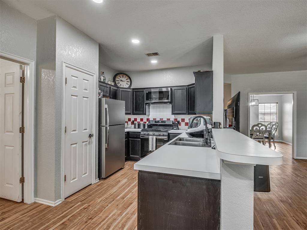 12317 NW 3rd ST, Yukon, OK 73099