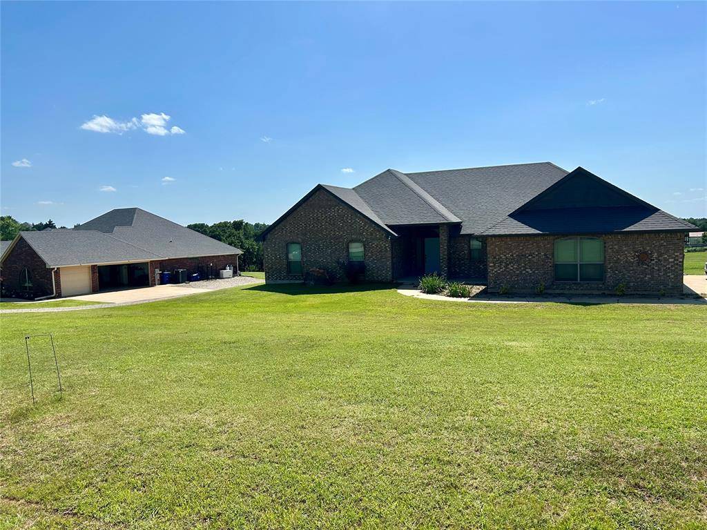 445 E Timberland LN, Guthrie, OK 73044