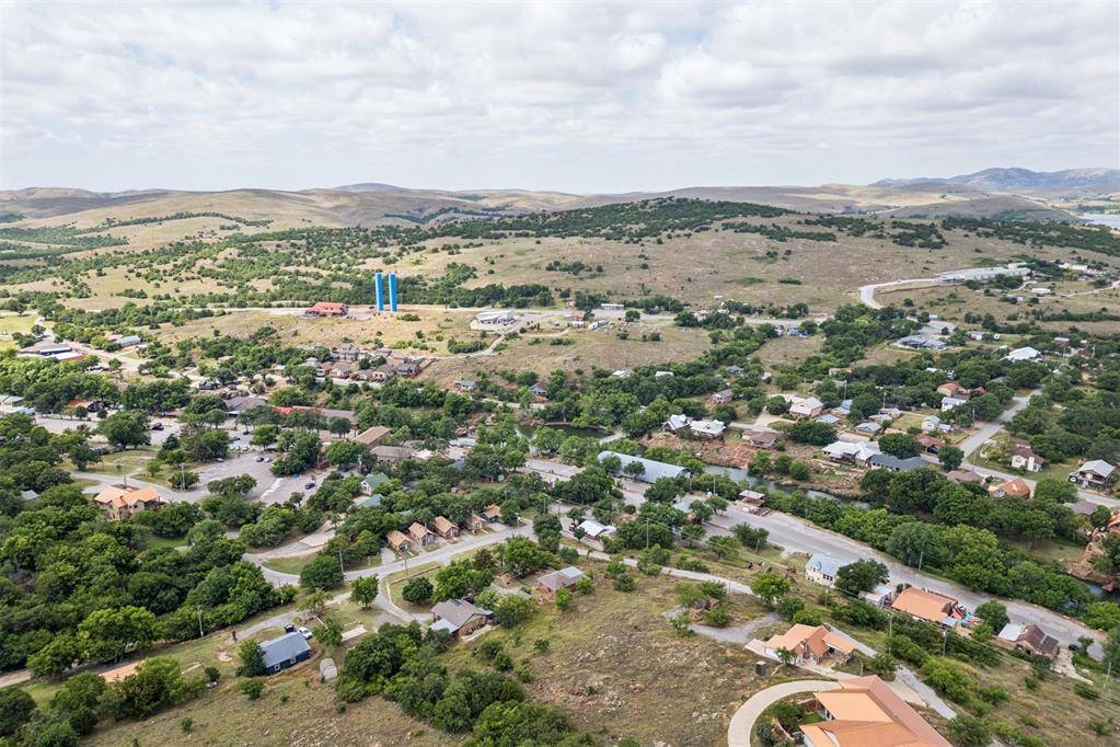 129 E Upper Lake DR, Medicine Park, OK 73557