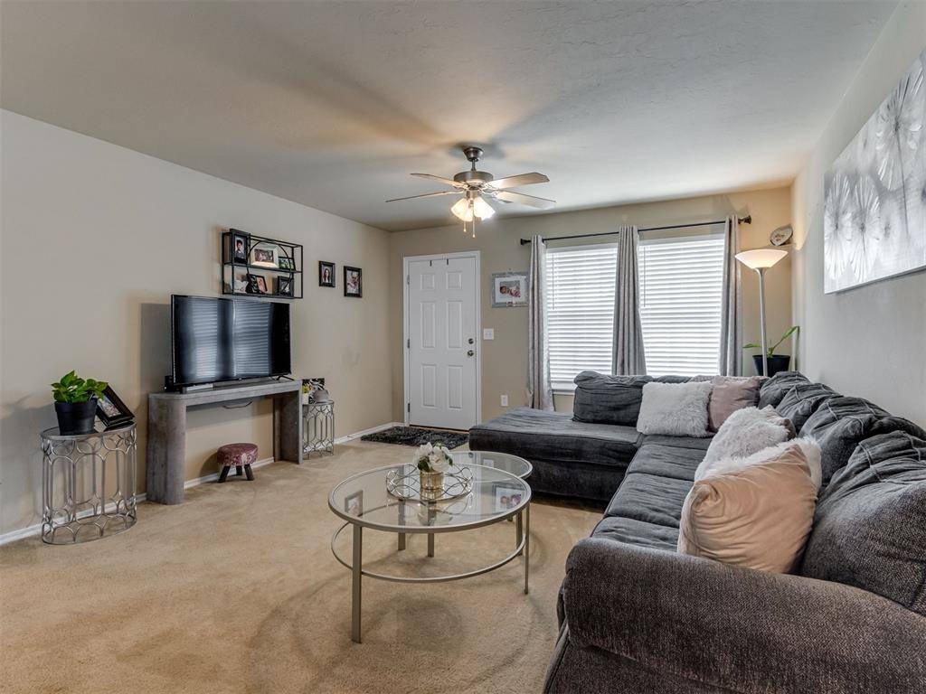 531 E Juniper LN, Mustang, OK 73064