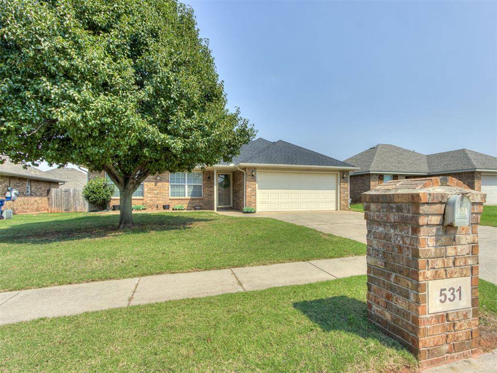 531 E Juniper LN, Mustang, OK 73064