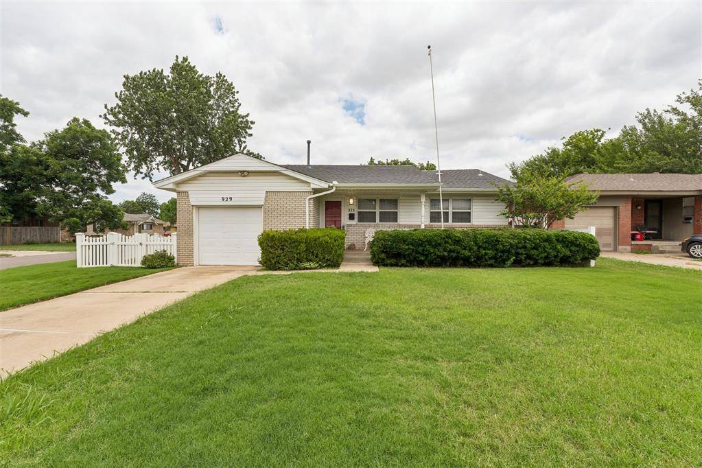 929 Stiver DR, Midwest City, OK 73110