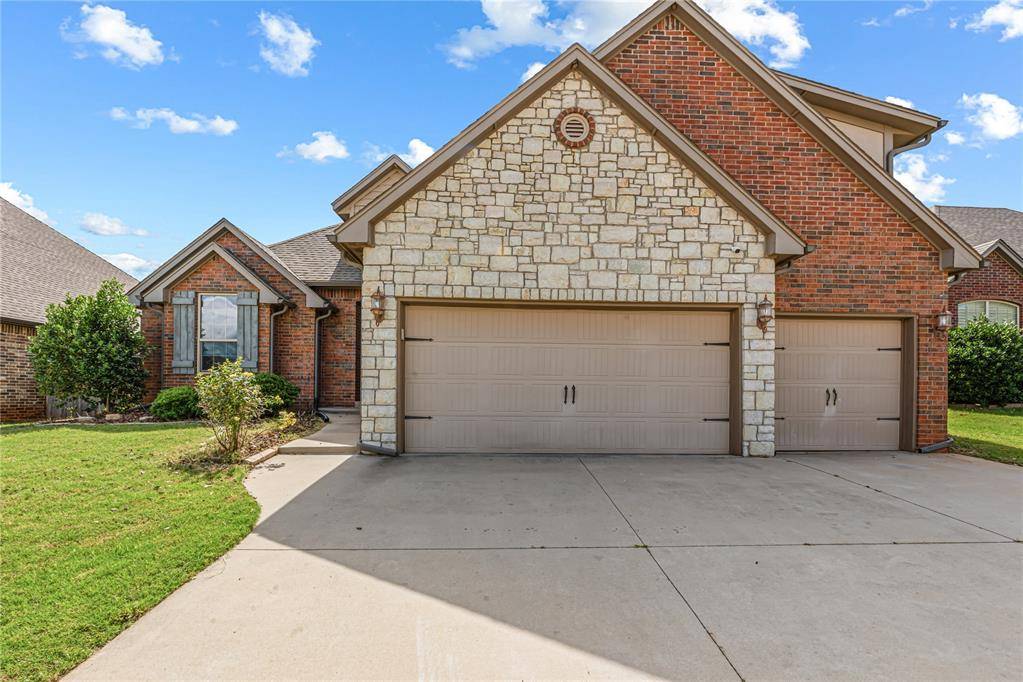 1117 Samantha LN, Moore, OK 73160-8448